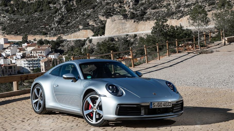 Ето как новият Porsche 911 набира до 200 км / ч само за 10 секунди (ВИДЕО)