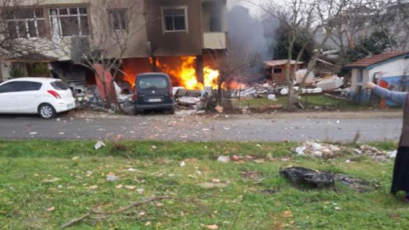 Мощен взрив разтърси Истанбул (СНИМКИ)