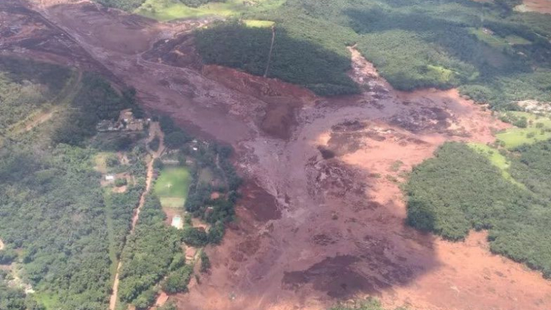 Трагедията е огромна! Жертвите на срутилата се мина в Бразилия са най-малко 40 (СНИМКИ/ВИДЕО)