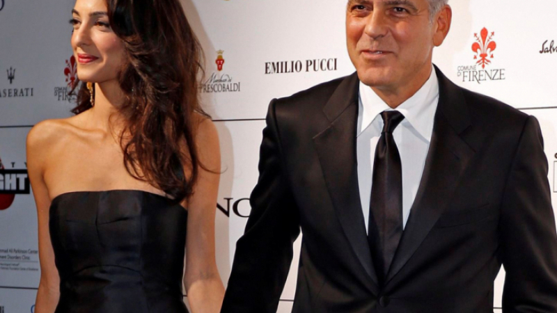 Жената на Джордж Клуни лъсна в полупрозрачна рокля СНИМКИ