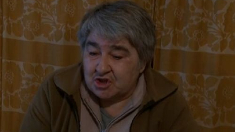 Баба Иванка, пребита от циганин за 35 лева, спи с брадва до главата