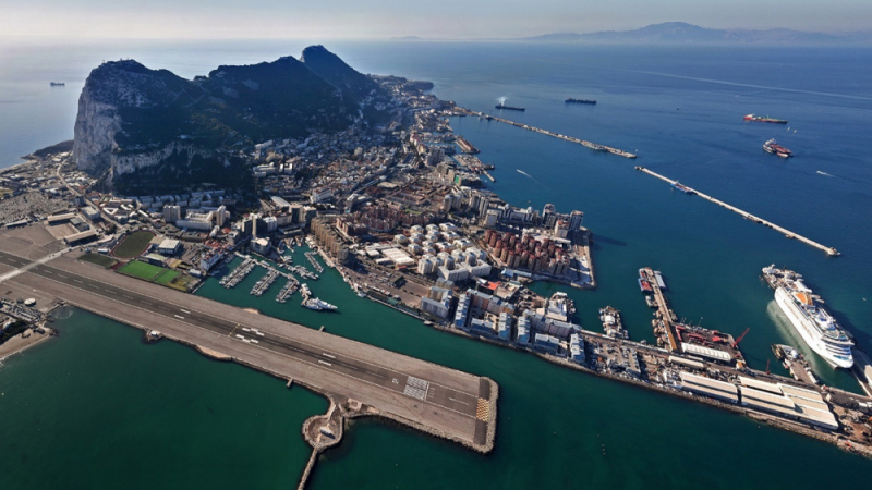 Нов удар за Тереза Мей: ЕС ще обяви Гибралтар за колония при твърд Брекзит