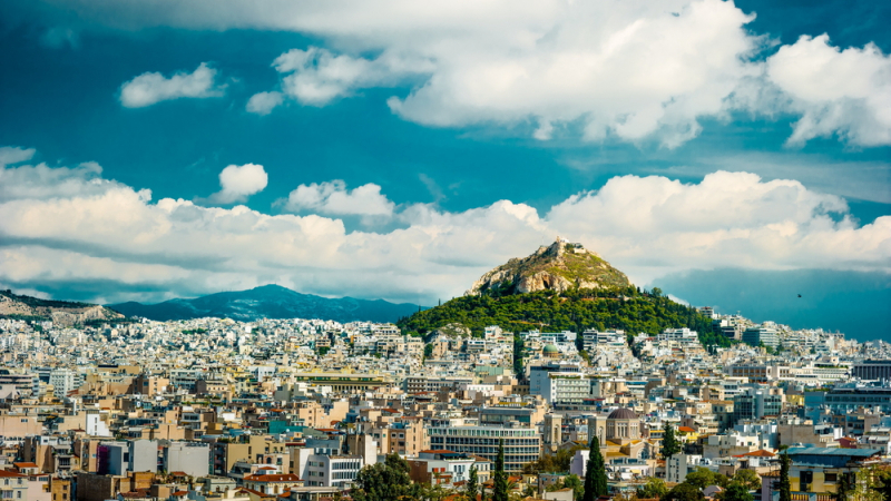 Гръцкото правителство бърка дълбоко в джоба на отдаващите квартири пред Airbnb 