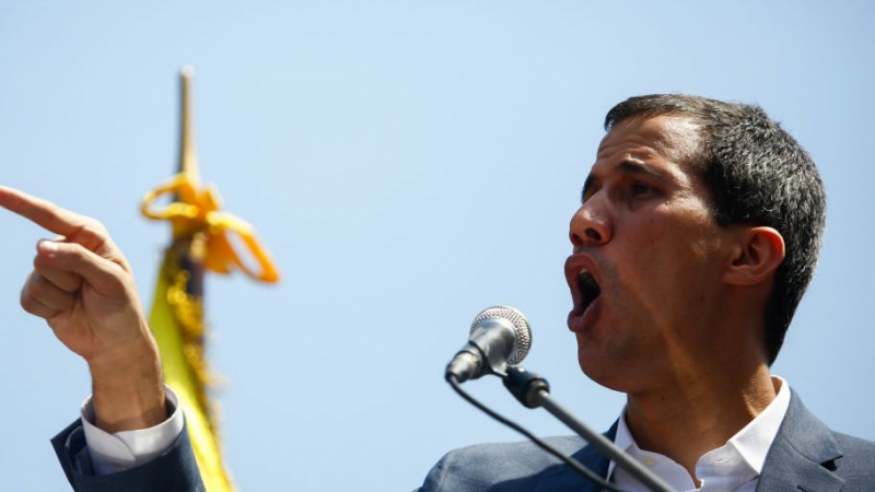 Хуан Гуайдо посочи на Мадуро най-мрачния сценарий за Венецуела