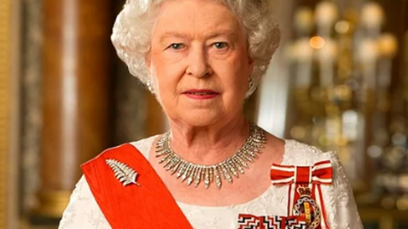 Кралица Елизабет II се готви да хвърли голяма бомба, Великобритания я чака нещо шокиращо! (СНИМКИ)