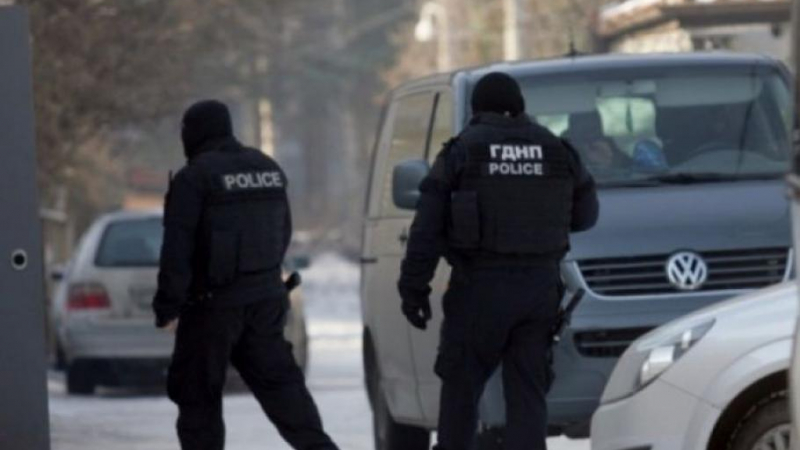 Булдока, Чифуто и Котетата са сред мутрите, арестувани нощес в Благоевград 