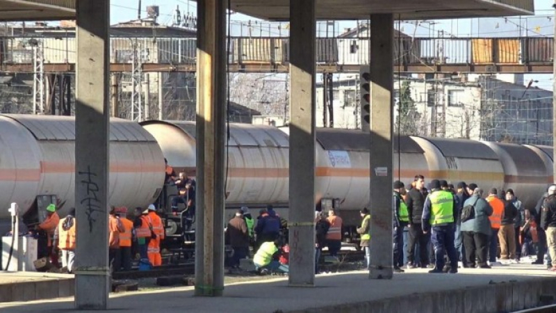 Цацаров и Арнаудова с извънредна новина за тежкият влаков инцидент в Пловдив 