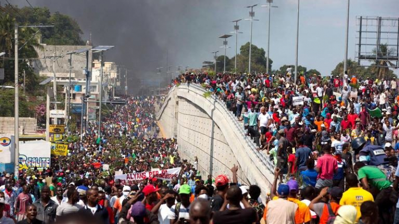 Протестиращи поеха контрола над улиците в столицата на Хаити