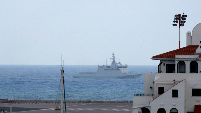 Инцидент с испански военен кораб на пристанището в Гибралтар (СНИМКИ)
