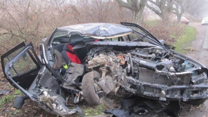 Възрастна врачанка загина при брутална катастрофа край Луковит с 19-годишен шофьор 