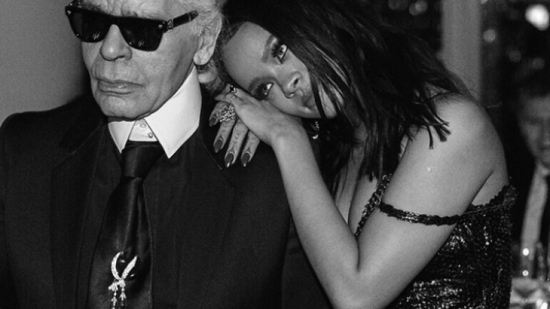 Скръбна вест: Почина Карл Лагерфелд, легендарният дизайнер на "Шанел"!