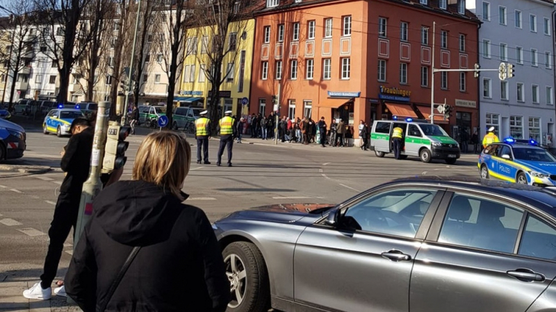 Стрелба и два трупа на площад в Мюнхен! Центърът е блокиран, летят хеликоптери (СНИМКИ)