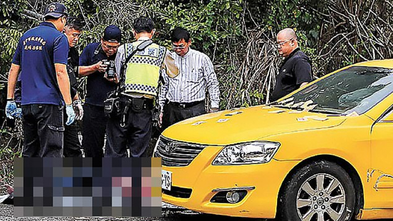 Полицаи откриха цяло семейство, избито в такси! (СНИМКИ)