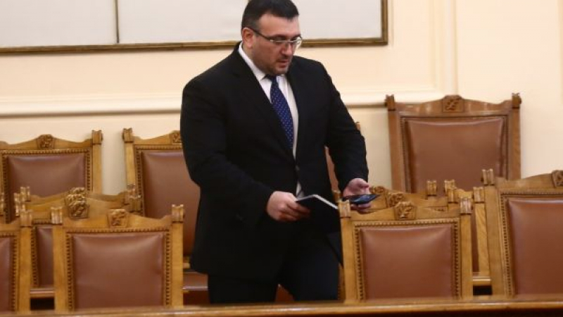 Първо в БЛИЦ! Министър Маринов с ключово уволнение!