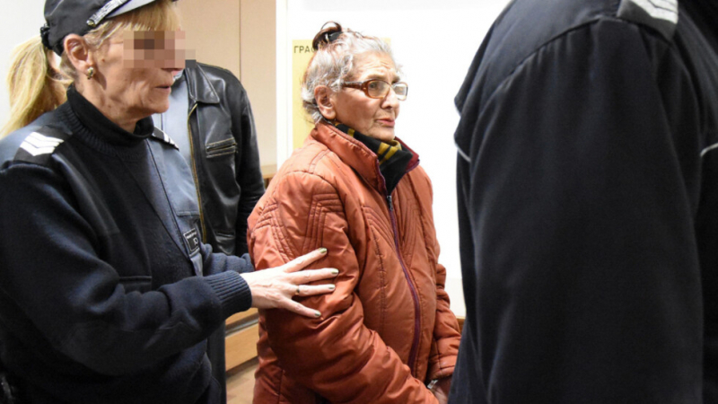 Баба Веселинка от бандата на най-тъпите ало измамници влезе в съда, а там стана ясно, че... (СНИМКИ)