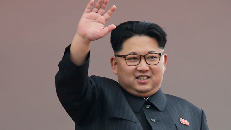 Ким Чен-ун пристигна с влака във Виетнам за срещата с Тръмп (ВИДЕО)
