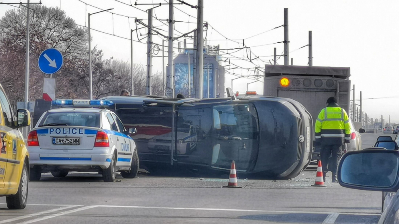 Жестока катастрофа на "Ботевградско шосе" в София, движението е блокирано! (СНИМКИ)