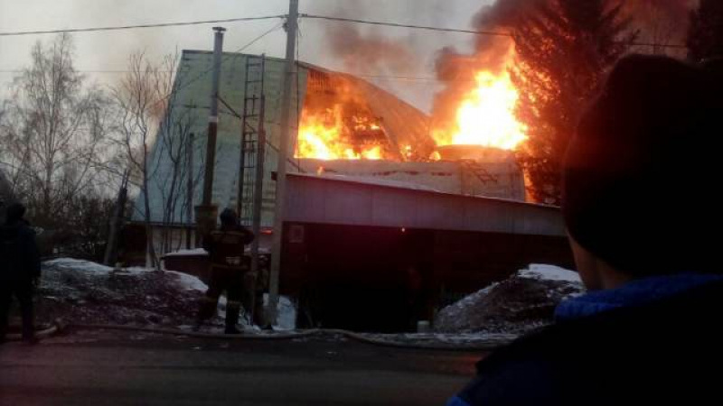 Експлозия в жилищна пететажна сграда в Казахстан, има загинали (СНИМКИ)