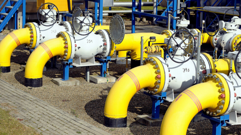 На 1 януари трябва да тръгне руският газ през България по „Турски поток“