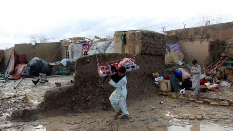 Апокалипсис в Кандахар! От 30 часа невиждана стихия бушува в района (СНИМКИ)