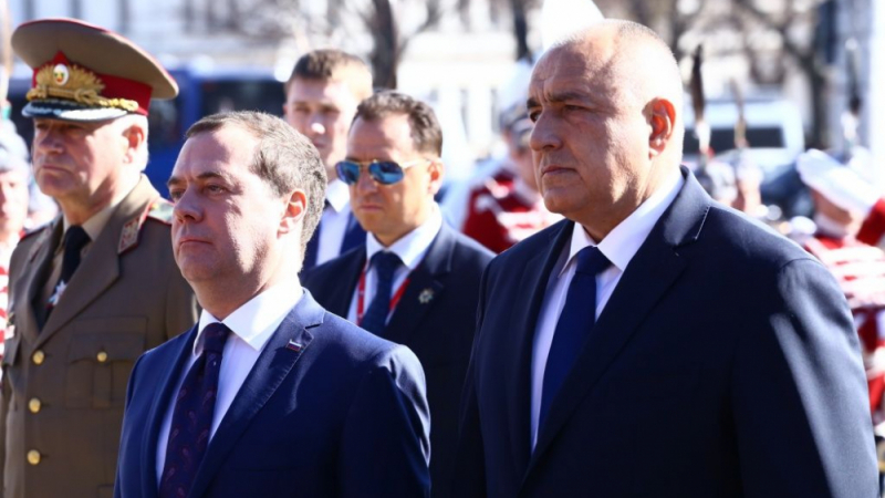 БЛИЦ TV: Борисов посрещна Медведев и бързо му влезе под кожата (СНИМКИ)