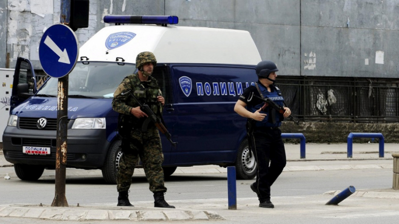 Драма със заложници: Бандити се опитаха да ограбят банка в Македония