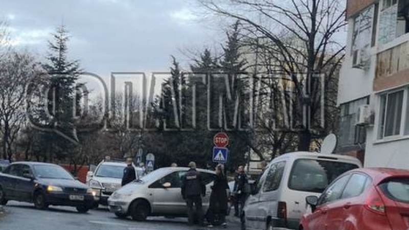 Ченгета тарашат сив "Мерцедес" в Бургас, има арестуван