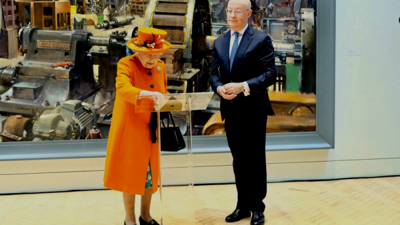 Историческо! Кралица Елизабет II дебютира в Инстаграм (СНИМКИ)