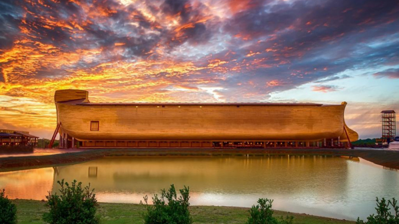 Апокалипсисът е близо: В САЩ построиха огромен действащ Ноев ковчег (СНИМКИ)