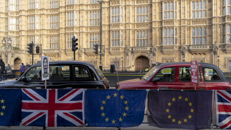 Камарата на лордовете искат близки връзки с ЕС