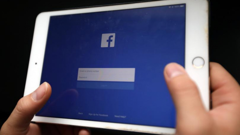 BBC: Услугите на „Фейсбук“ спряха работа на множество места