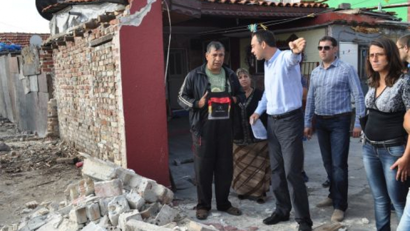 Кметът на Бургас безкомпромисен към циганите в гетото, които не плащат за вода