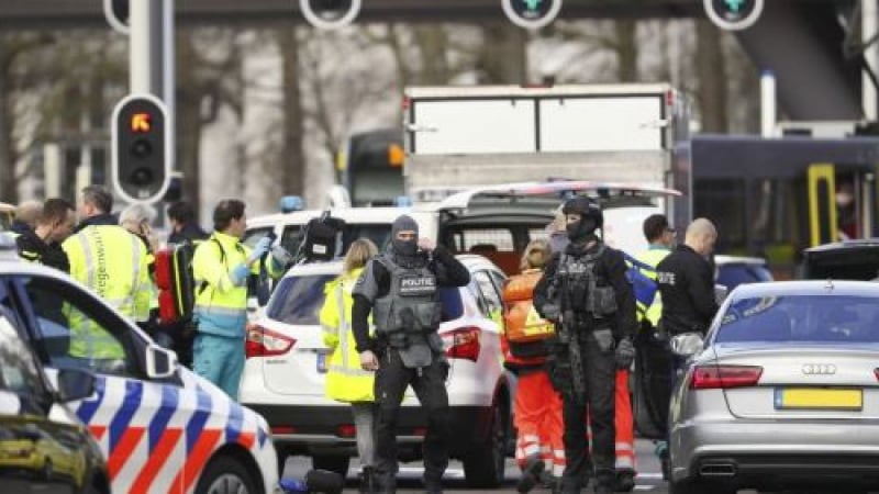 Брадат турчин е стрелецът, който окървави Холандия, първа СНИМКА на терориста