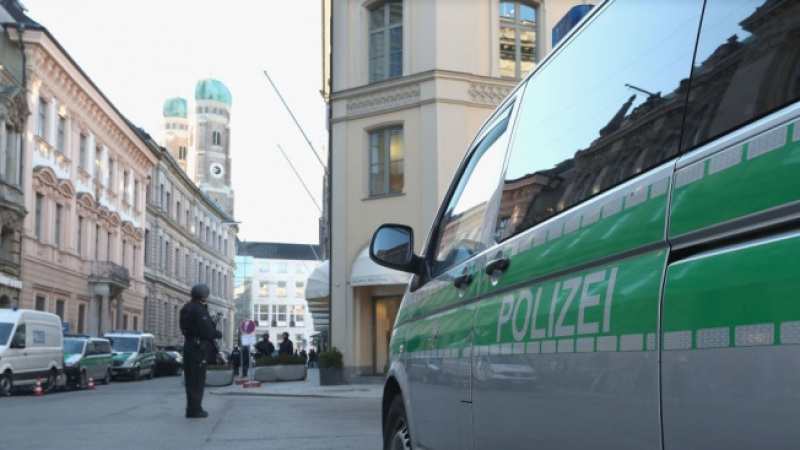Флашмоб предизвика сблъсъци с полицията във Франкфурт 