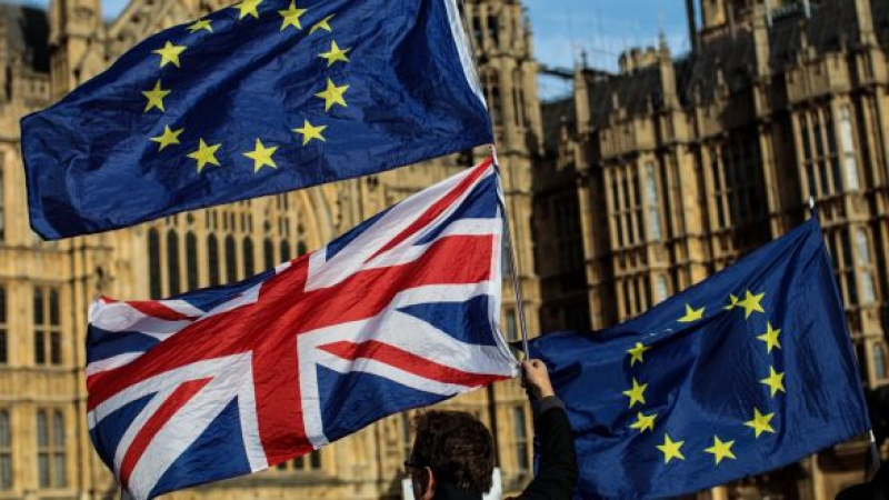 Трима служители на британското правителство подадоха оставка заради Брекзит