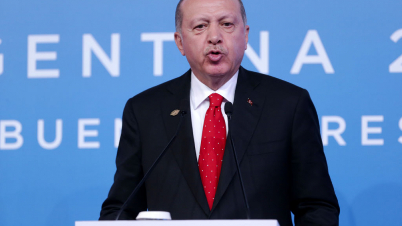 Ердоган не спира да повтаря: Трябва да превърнем „Света София“ в джамия