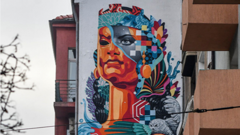 Заличиха графит на световноизвестен артист върху блок в София 