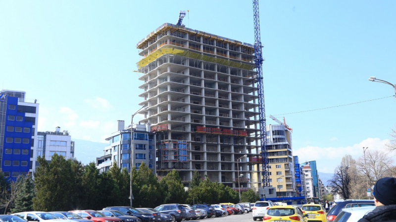 Арх. Здравков пред обществеността през 2018 г.: Сградата "Златен век" има разрешение за строеж (ВИДЕО)