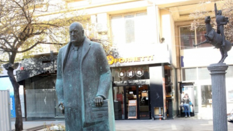 Паметникът на Борисов стана хит, вече има желаещи да го купят!