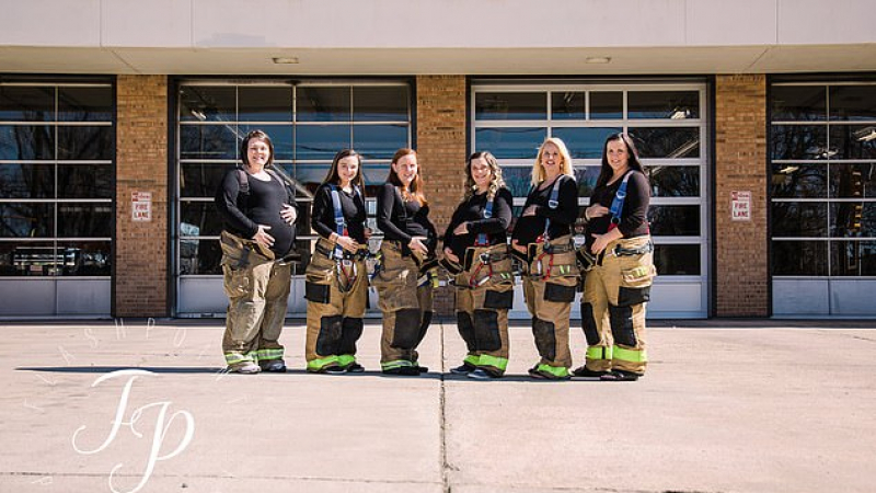 Чудо със 7 пожарникарки, каквото не се бе случвало досега! (СНИМКИ)