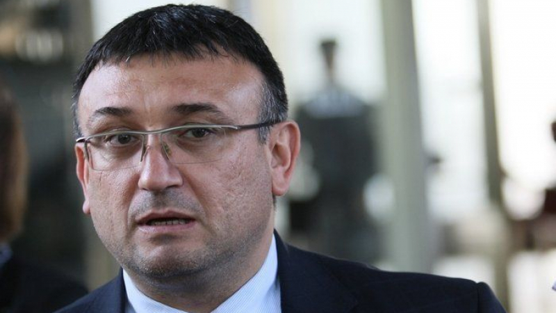 Вътрешният министър  обясни за бежанския център в Малко Търново 
