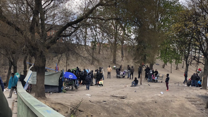 Масови мелета между мигранти в Париж