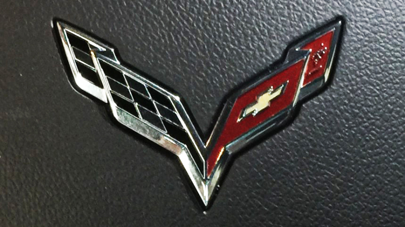 Първи СНИМКИ и ВИДЕО на новия революционен Chevrolet Corvette