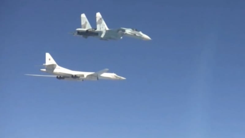 В Черно море: Ракетоносци Ту-160 проведоха маневри над корабите на НАТО (ВИДЕО)