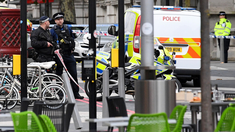 Тревога до украинското посолство в Лондон, ехтят изстрели!