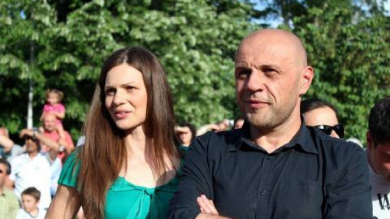 Жената на Томислав Дончев: Оставка на кмета на Габрово? Само в мокрите сънища на БСП