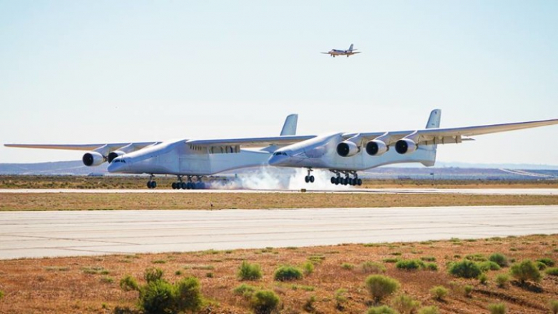 Революционен самолет-гигант извърши първи тестов полет (СНИМКИ/ВИДЕО)