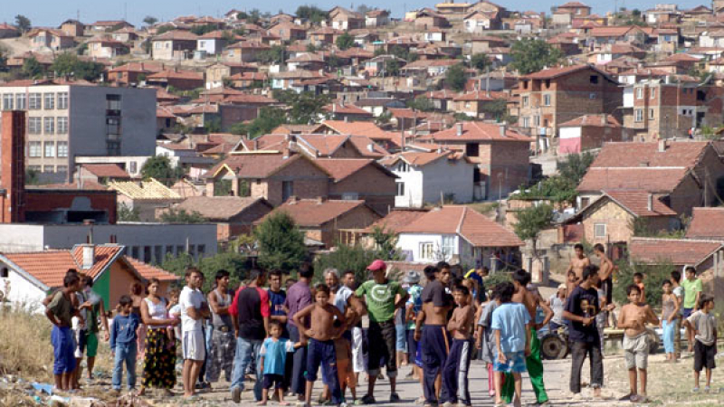 Бутат 54 незаконни ромски къщи в Стара Загора