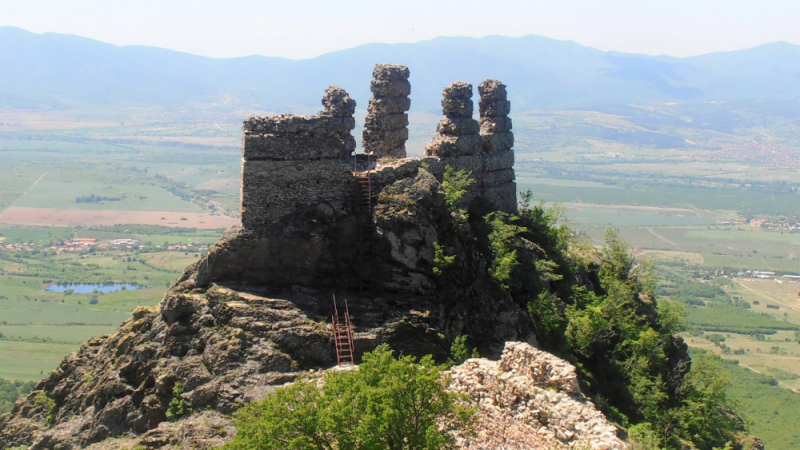 Загадъчното Аневско кале – истинско приключение в Балкана