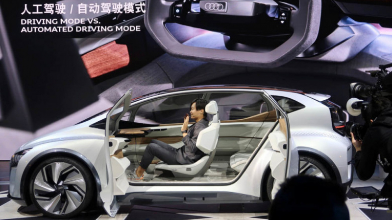Audi показва в Шанхай колата, която няма нужда от шофьор (СНИМКИ/ВИДЕО)